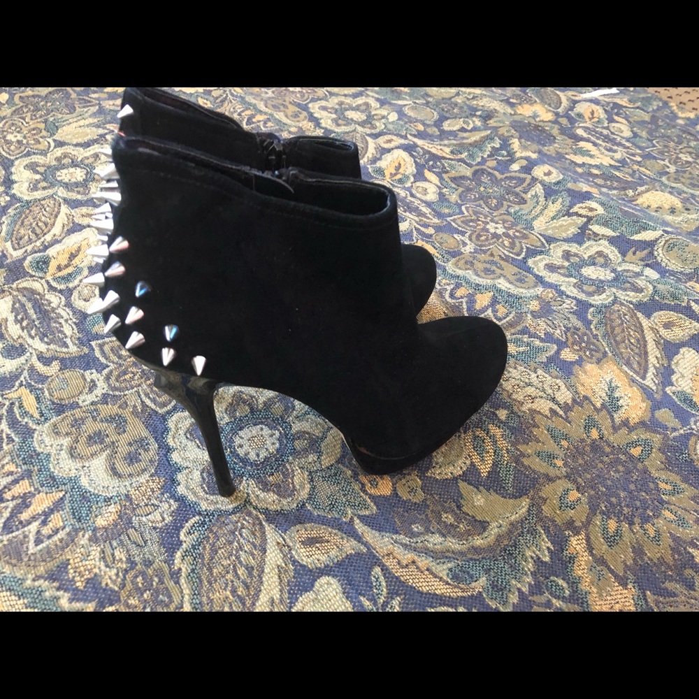 Dolce Vita Black Spike Pumps